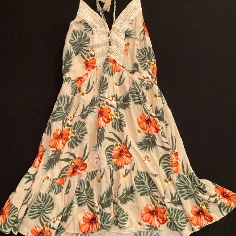 Miss Me Tropical Floral Strappy Backless Dress with Crochet Detail Juniors Small